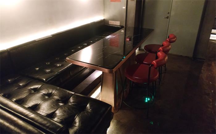 休閑酒吧沙發(fā)桌椅_酒吧不銹鋼輕奢桌子