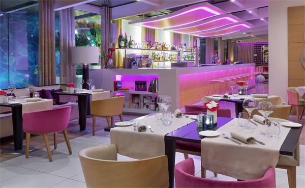 現(xiàn)代酒吧桌椅組合輕奢吧臺(tái)椅家具