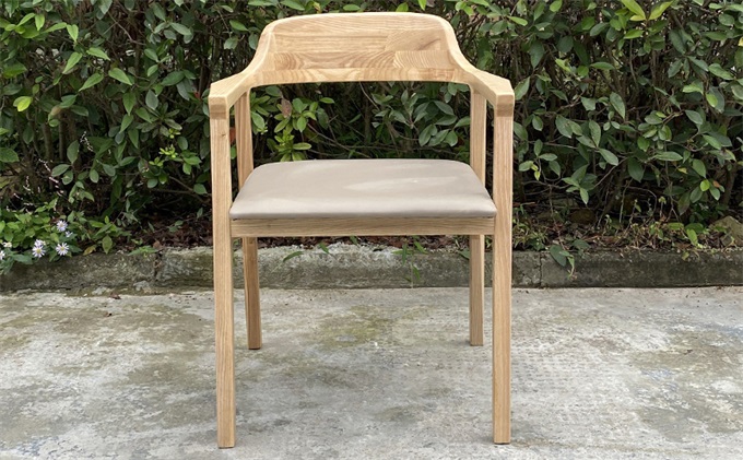 企業(yè)食堂現(xiàn)代簡約實木扶手靠背椅