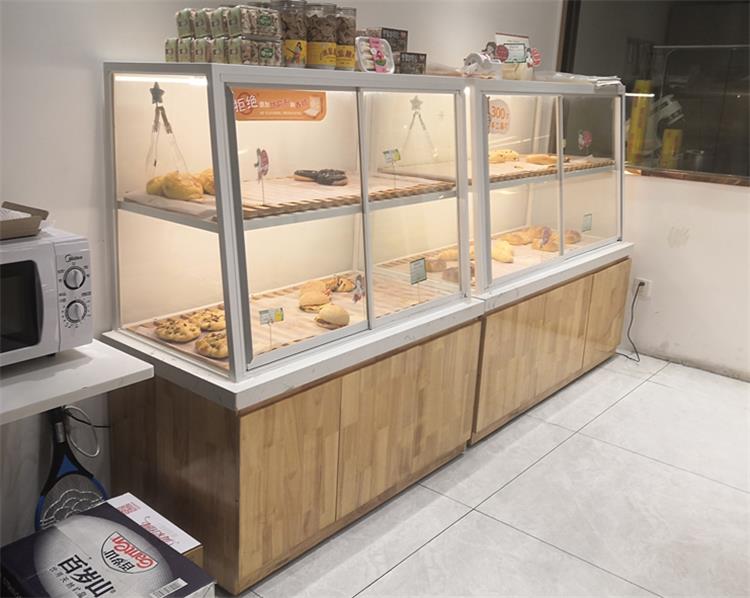 實(shí)木蛋糕玻璃柜臺展示柜