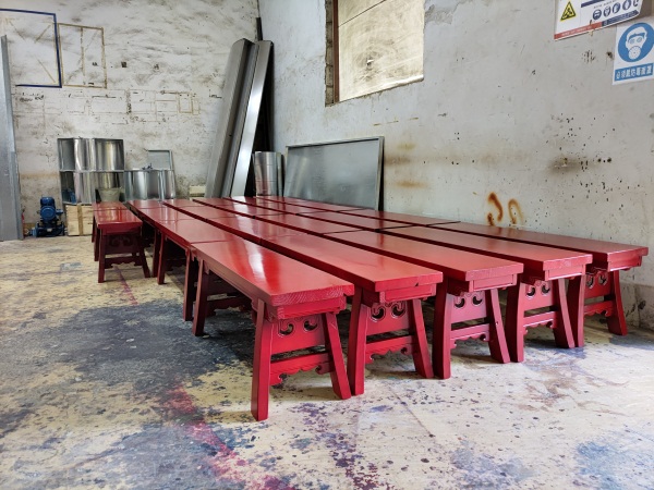 譚鴨血老火鍋長(zhǎng)條凳批量生產(chǎn)